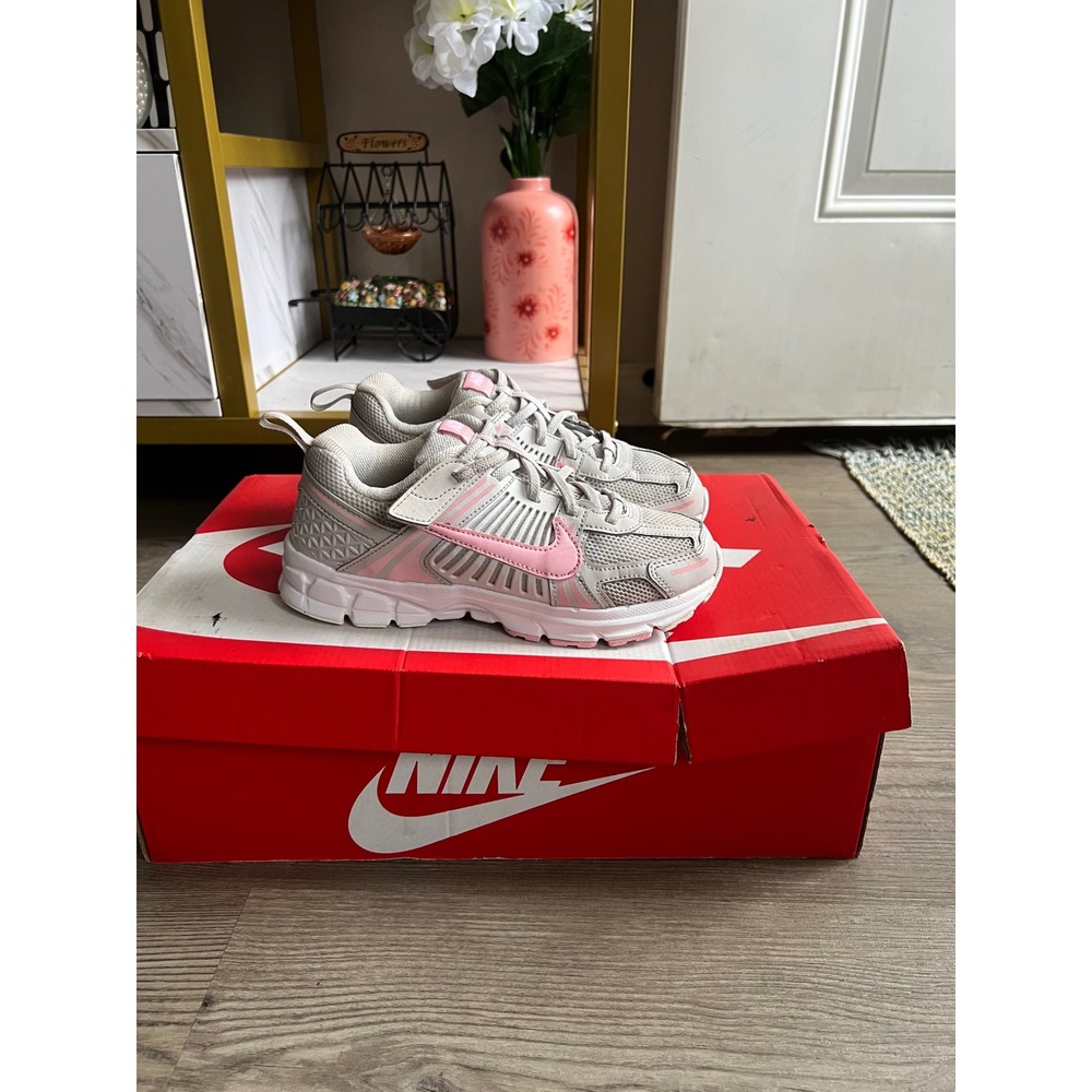 Nike Vomero 5 Youth Vast Grey Medium Soft Pink HF6999-012 Size 2.5Y